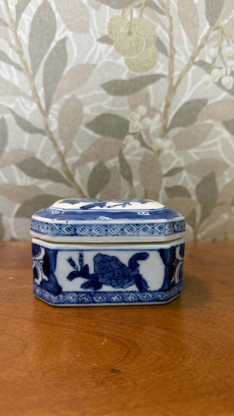 Chinese Porcelain Blue and White Floral Trinket Box Rectangular